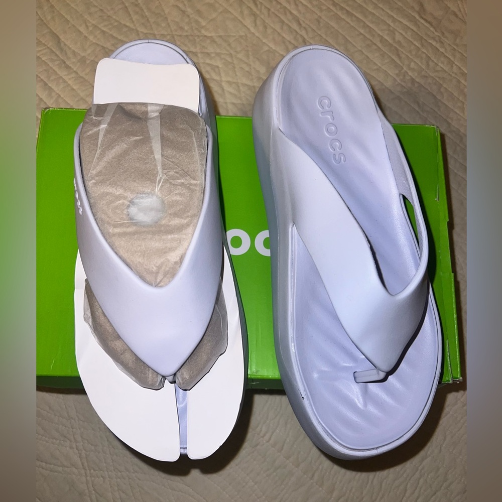 NIB CROCS Platform Sandals - Picture 4 of 7